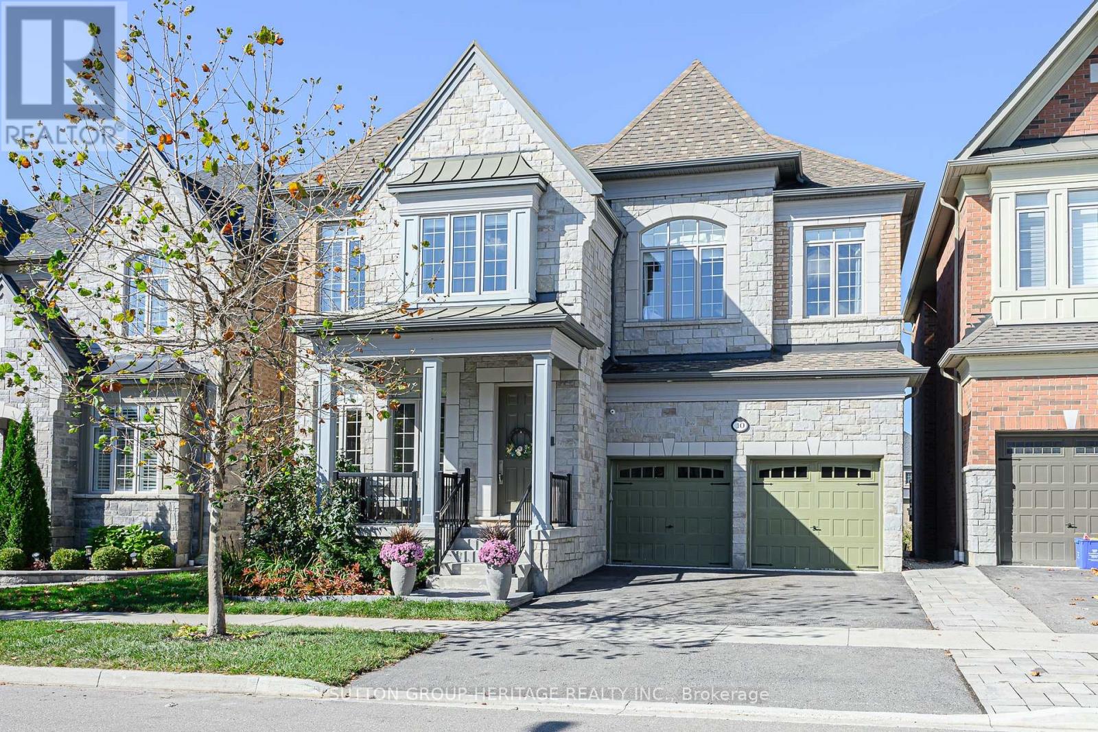 10 Beaverdams Drive, Whitby, Ontario  L1P 0C3 - Photo 1 - E14004352