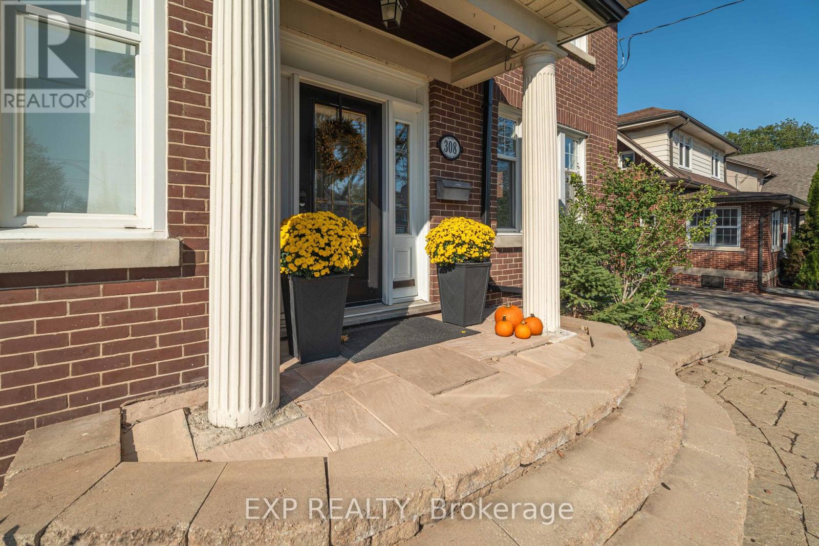 308 King Street E, Oshawa (O'neill), Ontario  L1H 1C8 - Photo 4 - E14005848
