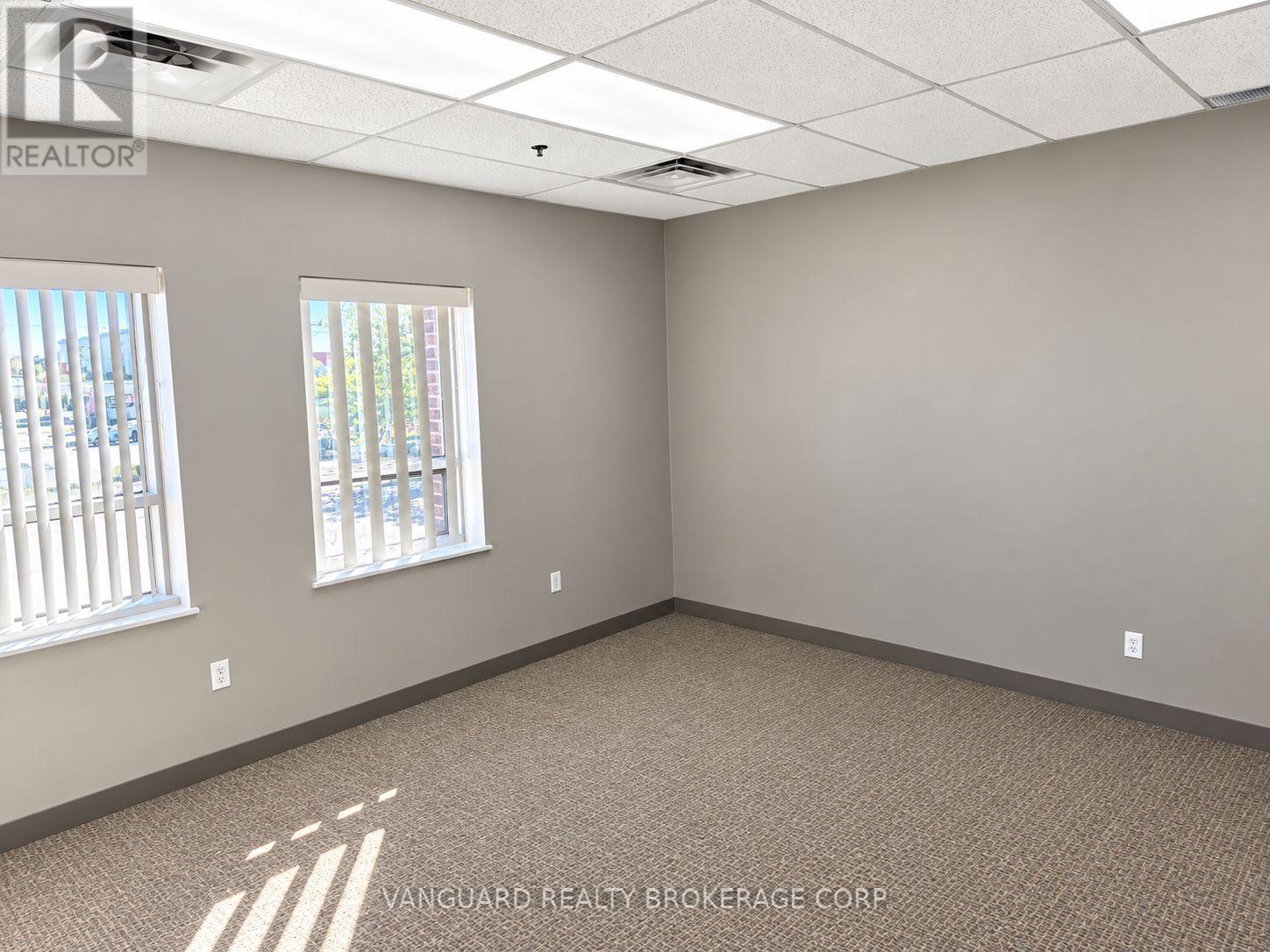1-4 - 4476 Chesswood Drive, Toronto, Ontario  M3J 2B9 - Photo 5 - W12904526