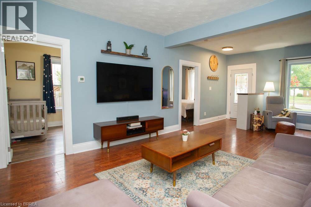 11 Stirton Avenue, Brantford, Ontario  N3T 1E2 - Photo 7 - 40868267