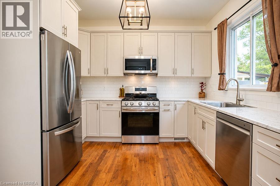 11 Stirton Avenue, Brantford, Ontario  N3T 1E2 - Photo 9 - 40868267