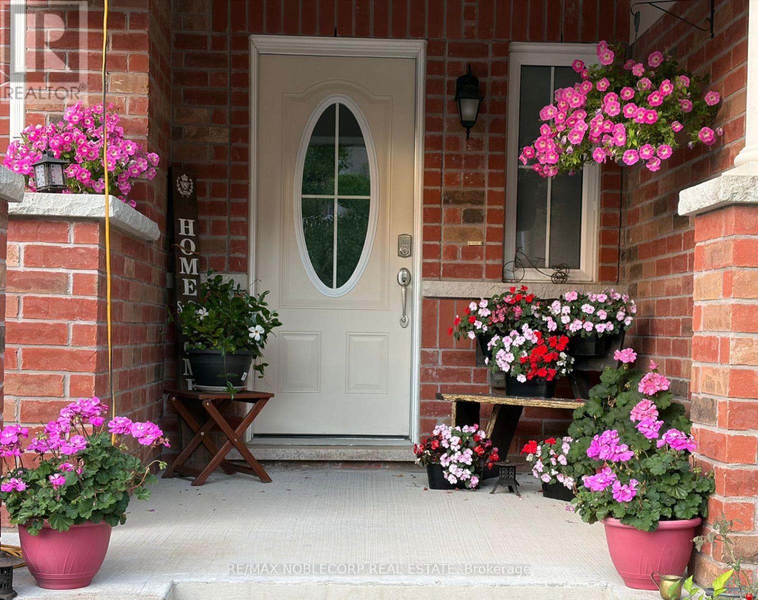 15 Minlow Way, Aurora, Ontario  L4G 0Y2 - Photo 2 - N14004478