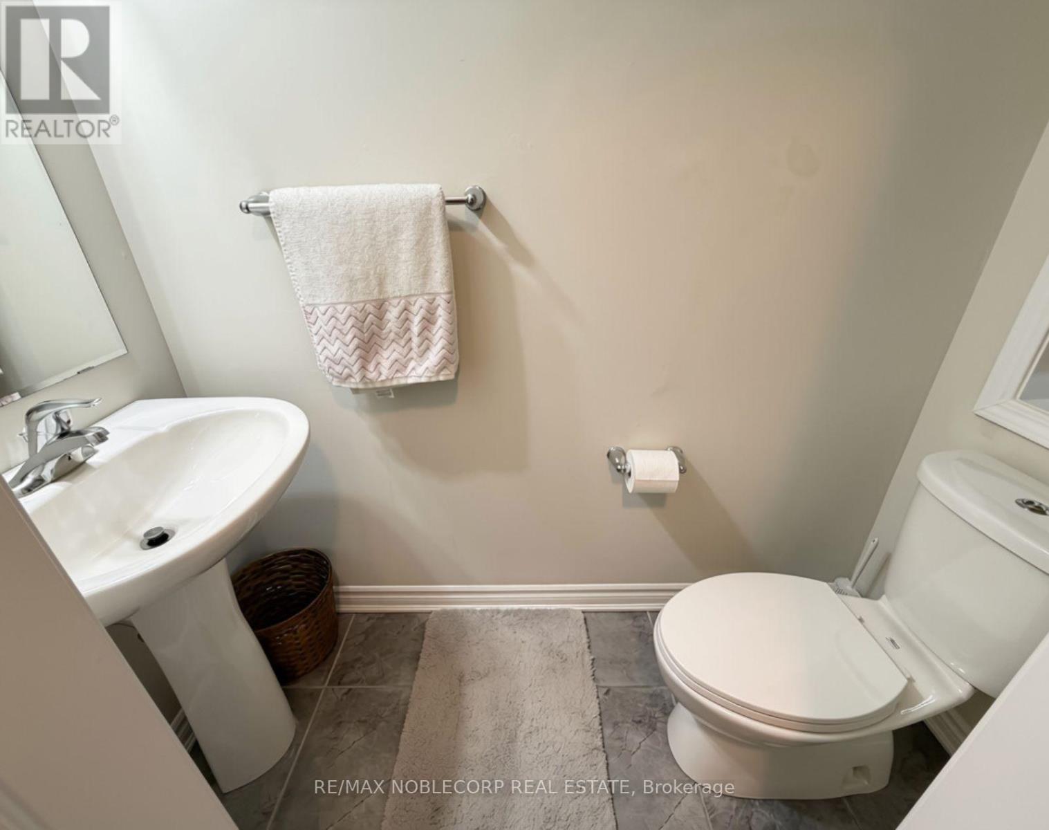 15 Minlow Way, Aurora, Ontario  L4G 0Y2 - Photo 4 - N14004478