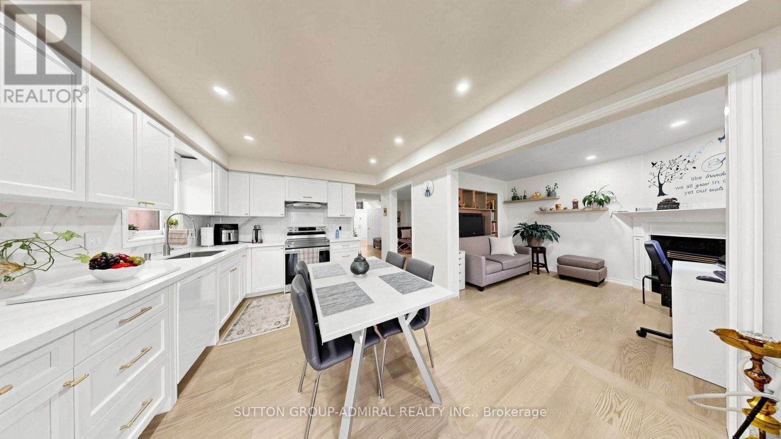 284 Isaac Murray Avenue, Vaughan (Maple), Ontario  L6A 3E5 - Photo 13 - N14004892