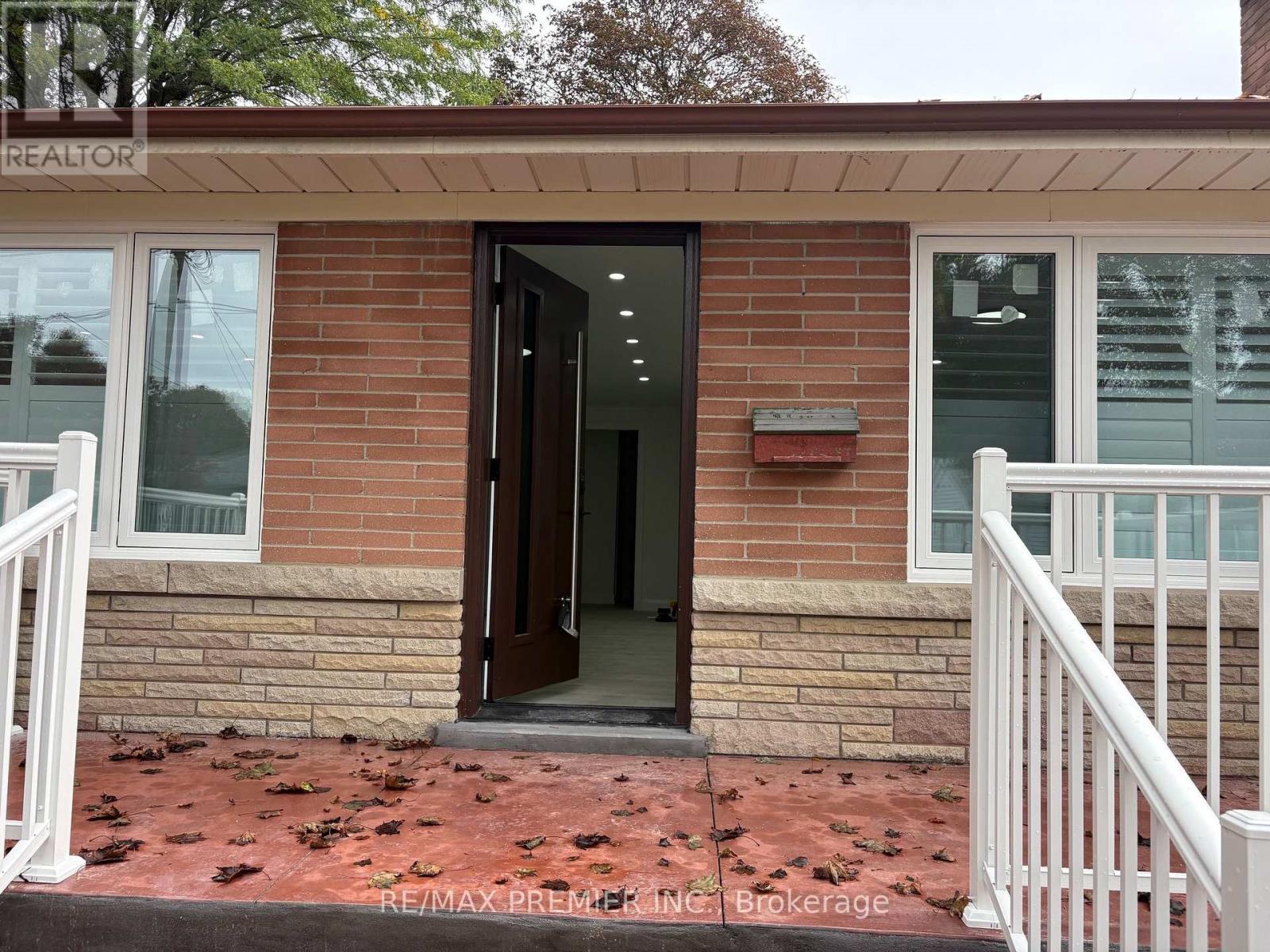 Main - 42 Rougecrest Drive, Markham (Markham Village), Ontario  L3P 3B6 - Photo 3 - N14004964