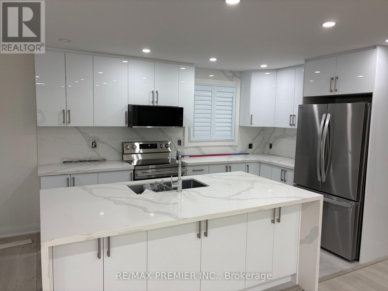 Main - 42 Rougecrest Drive, Markham (Markham Village), Ontario  L3P 3B6 - Photo 5 - N14004964