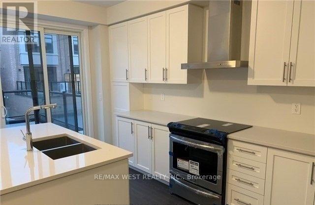 149 Salterton Circle, Vaughan, Ontario L6A 4Z2 - Photo 2 - N14005016