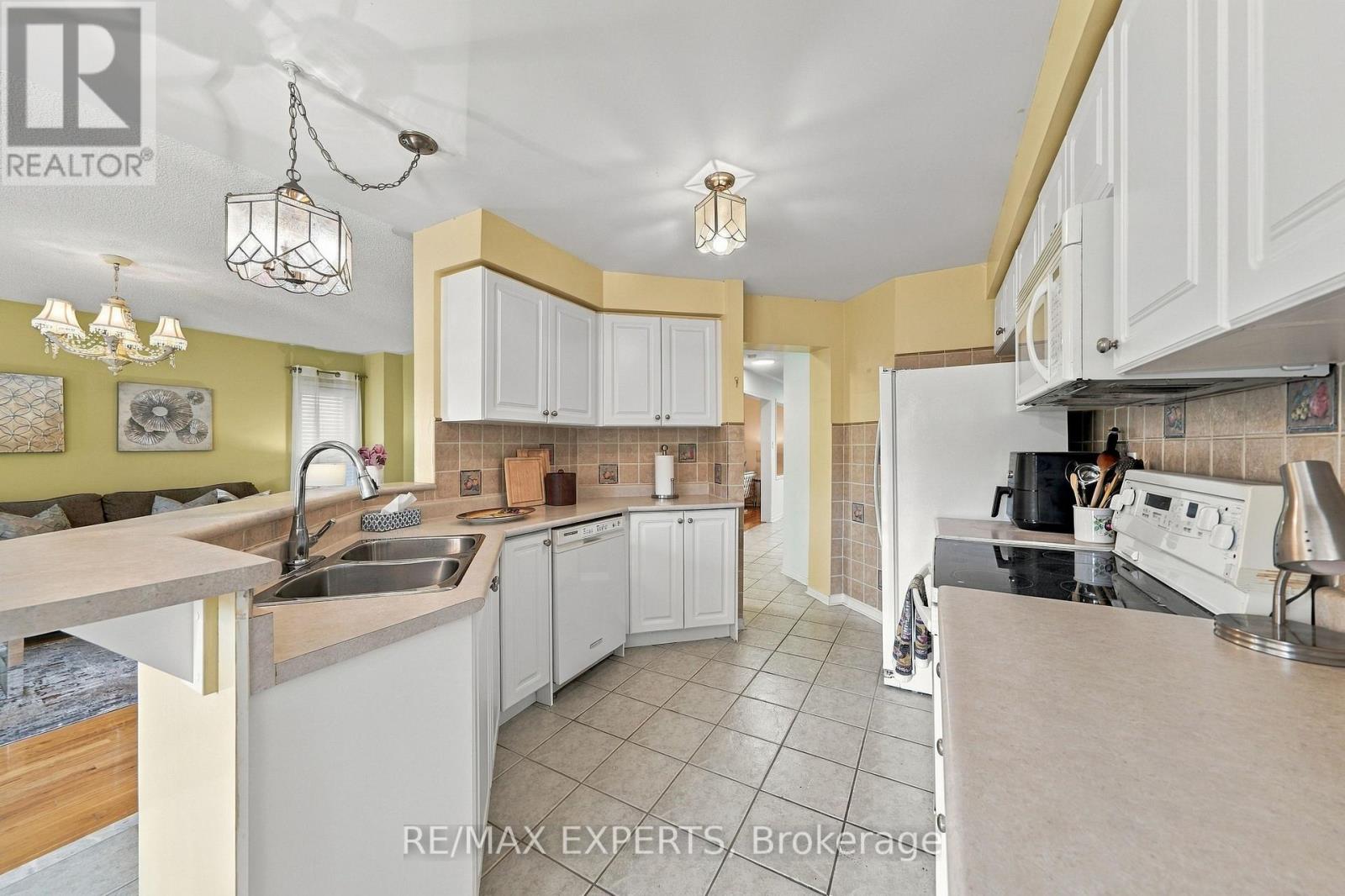 27 Mallard Marsh Crescent, Richmond Hill, Ontario  L4E 4M2 - Photo 13 - N14005918