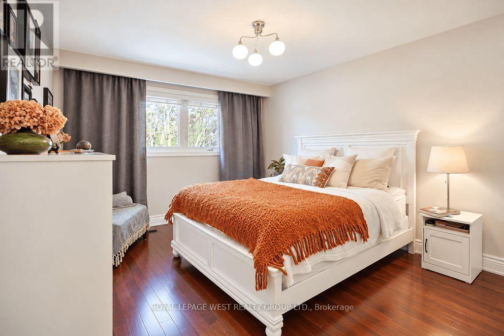 292 La Rose Avenue, Toronto, Ontario  M9P 1B9 - Photo 20 - W14004390