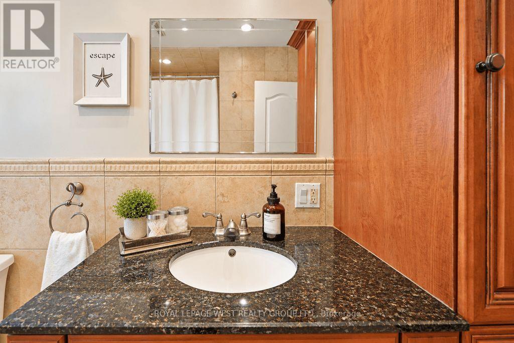 292 La Rose Avenue, Toronto, Ontario  M9P 1B9 - Photo 23 - W14004390