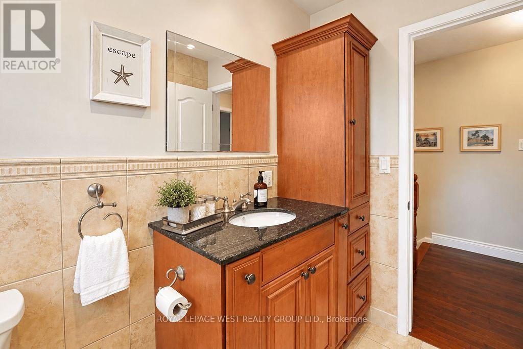 292 La Rose Avenue, Toronto, Ontario  M9P 1B9 - Photo 24 - W14004390