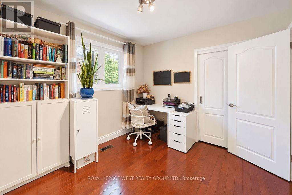 292 La Rose Avenue, Toronto, Ontario  M9P 1B9 - Photo 27 - W14004390