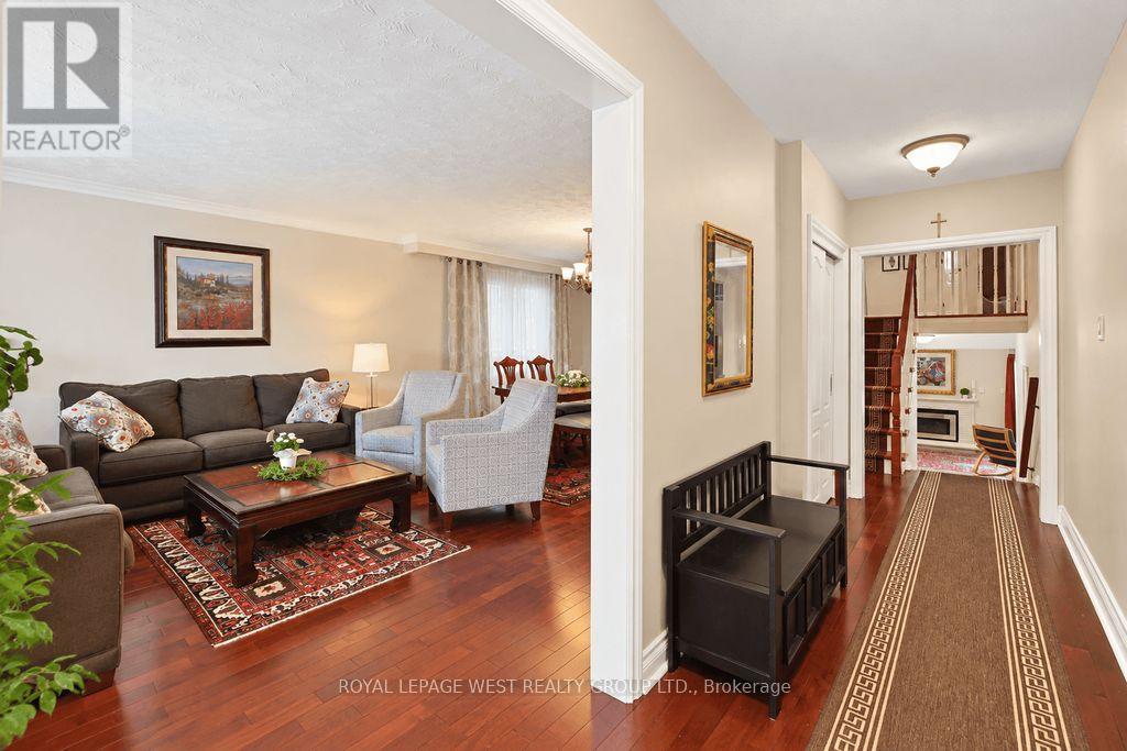 292 La Rose Avenue, Toronto, Ontario  M9P 1B9 - Photo 3 - W14004390