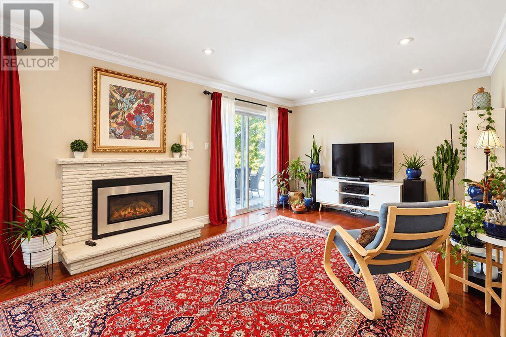 292 La Rose Avenue, Toronto, Ontario  M9P 1B9 - Photo 30 - W14004390