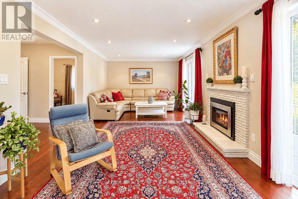 292 La Rose Avenue, Toronto, Ontario  M9P 1B9 - Photo 32 - W14004390