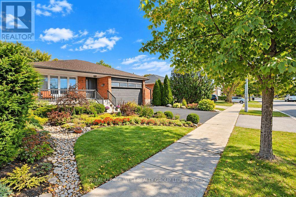 292 La Rose Avenue, Toronto, Ontario  M9P 1B9 - Photo 40 - W14004390