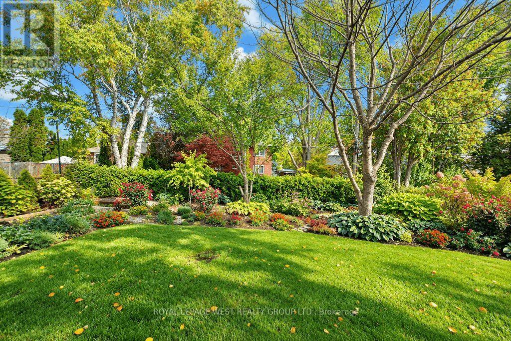 292 La Rose Avenue, Toronto, Ontario  M9P 1B9 - Photo 45 - W14004390