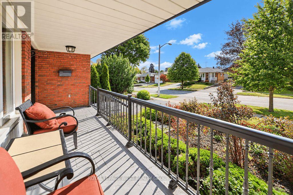 292 La Rose Avenue, Toronto, Ontario  M9P 1B9 - Photo 50 - W14004390
