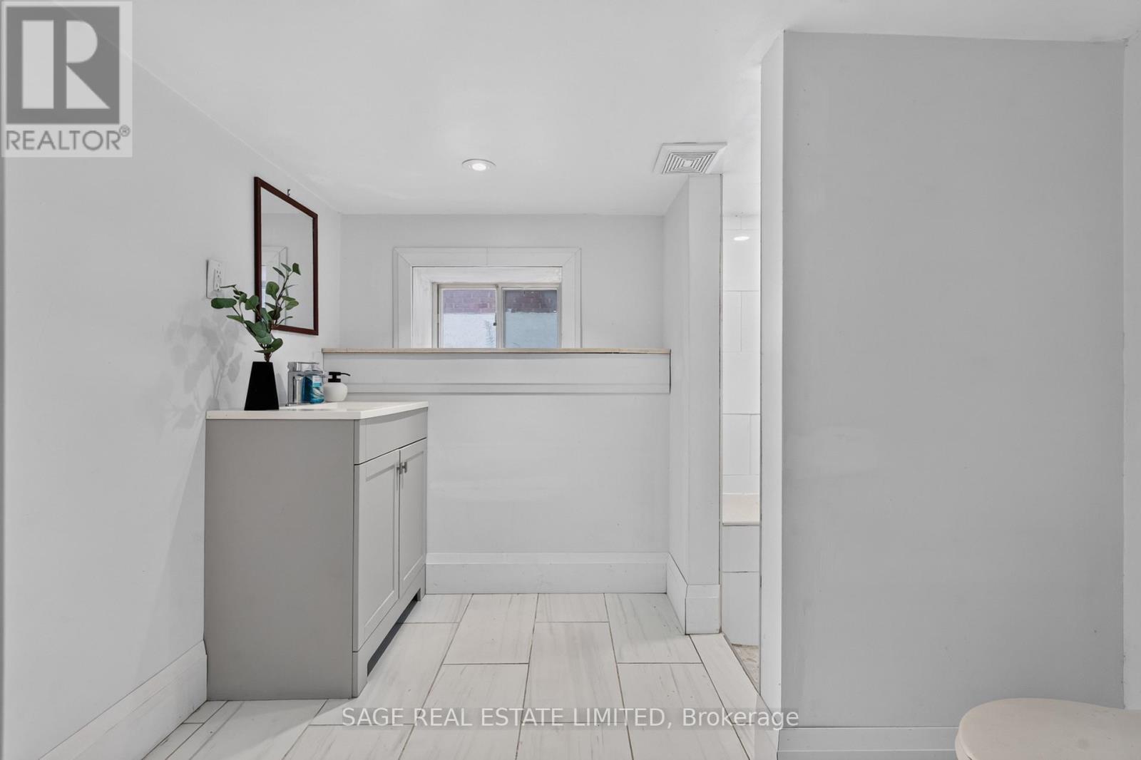 12 Branstone Road, Toronto, Ontario  M6E 4E4 - Photo 32 - W14006488