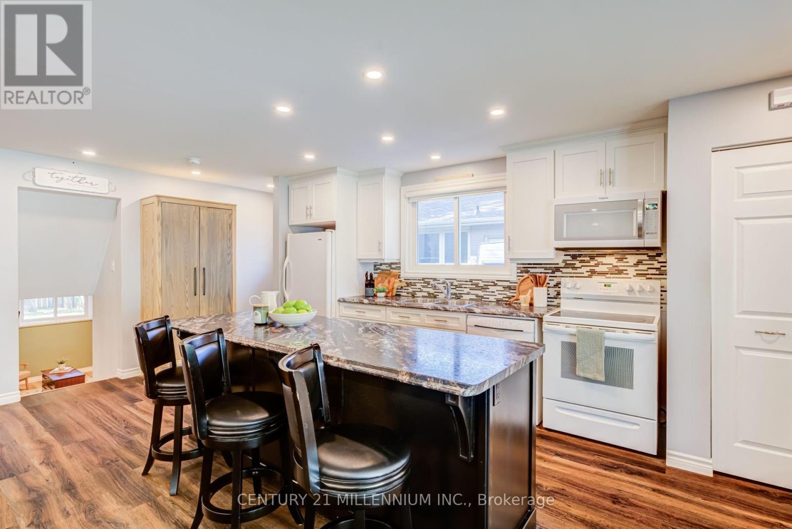 73 Baird Avenue, Kitchener, Ontario  N2B 2N5 - Photo 5 - X14006208