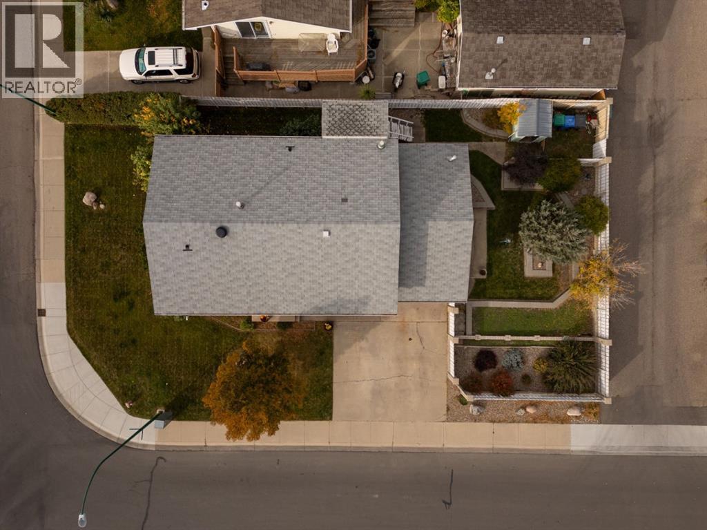 1206 27th Street N, Lethbridge, Alberta  T1H 3X9 - Photo 43 - A2350387