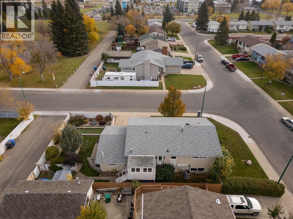 1206 27th Street N, Lethbridge, Alberta  T1H 3X9 - Photo 46 - A2350387