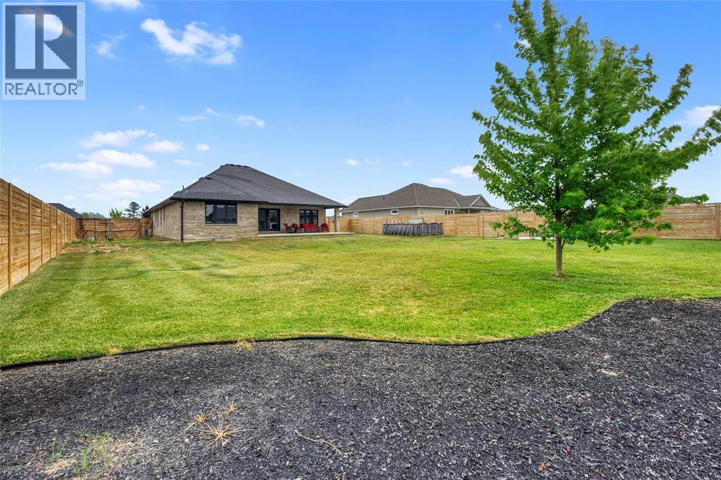 3960 Cullen Drive, Plympton-Wyoming, Ontario  N0N 1J6 - Photo 35 - 26025094