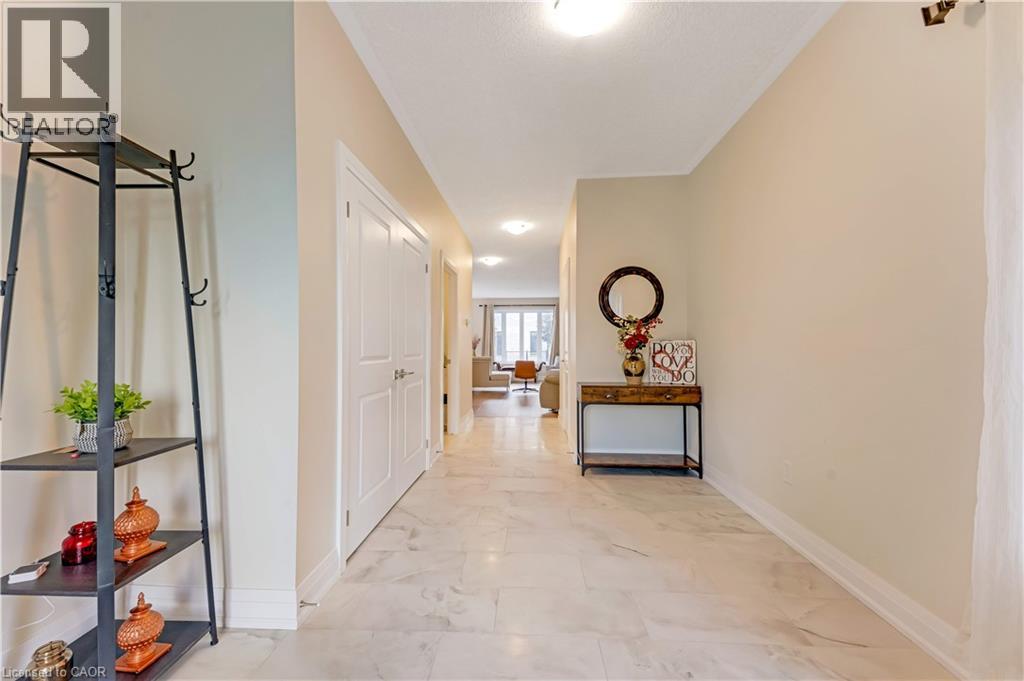 31 Jacob Detweiller Drive, Kitchener, Ontario  N2P 0K7 - Photo 4 - 40865942
