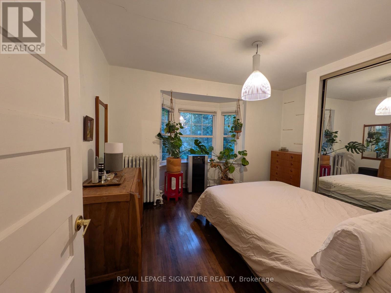 2nd Floor Unit - 255 Indian Road, Toronto, Ontario  M6R 2X3 - Photo 7 - W14004406
