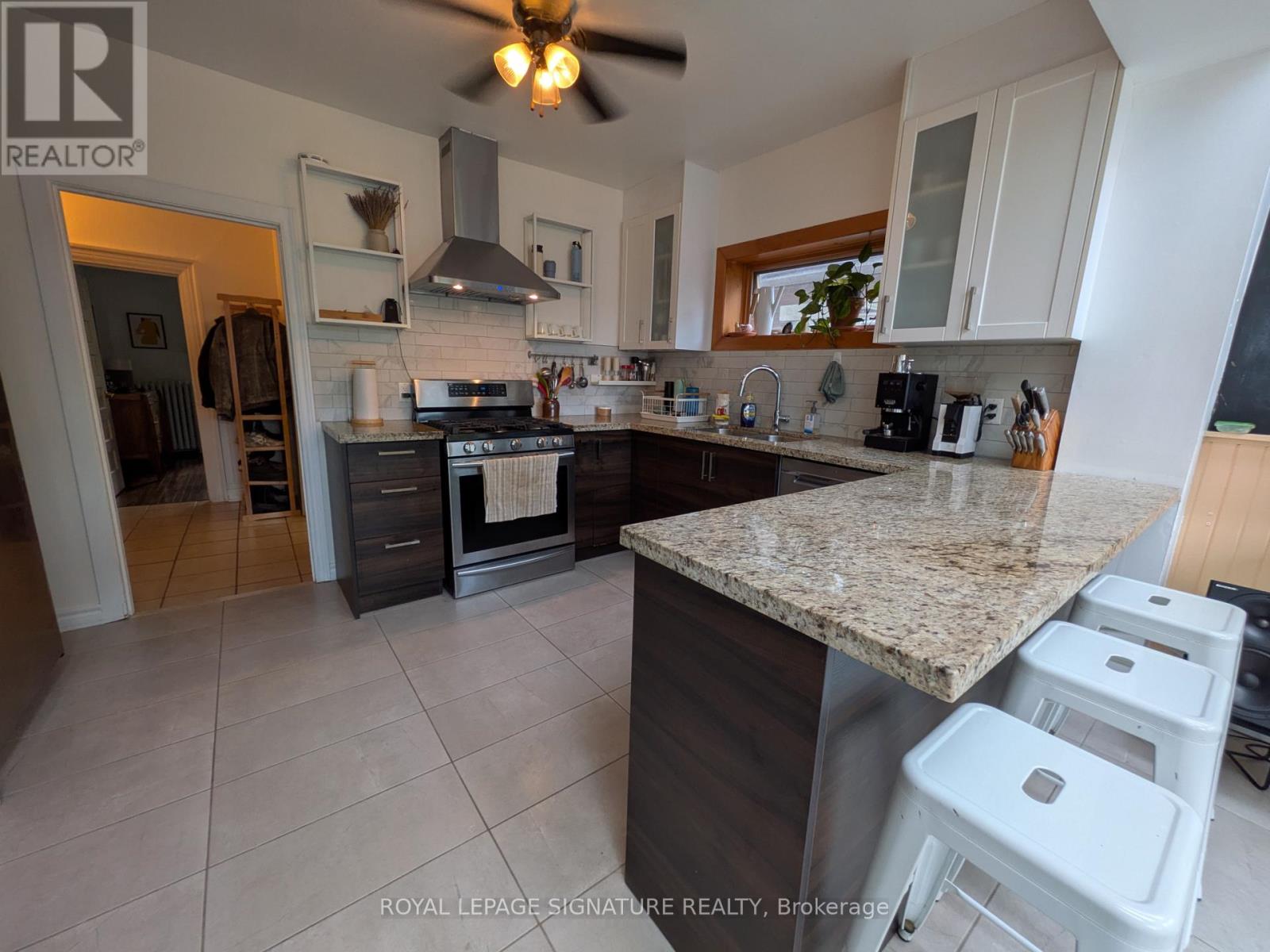 2nd Floor Unit - 255 Indian Road, Toronto, Ontario  M6R 2X3 - Photo 9 - W14004406