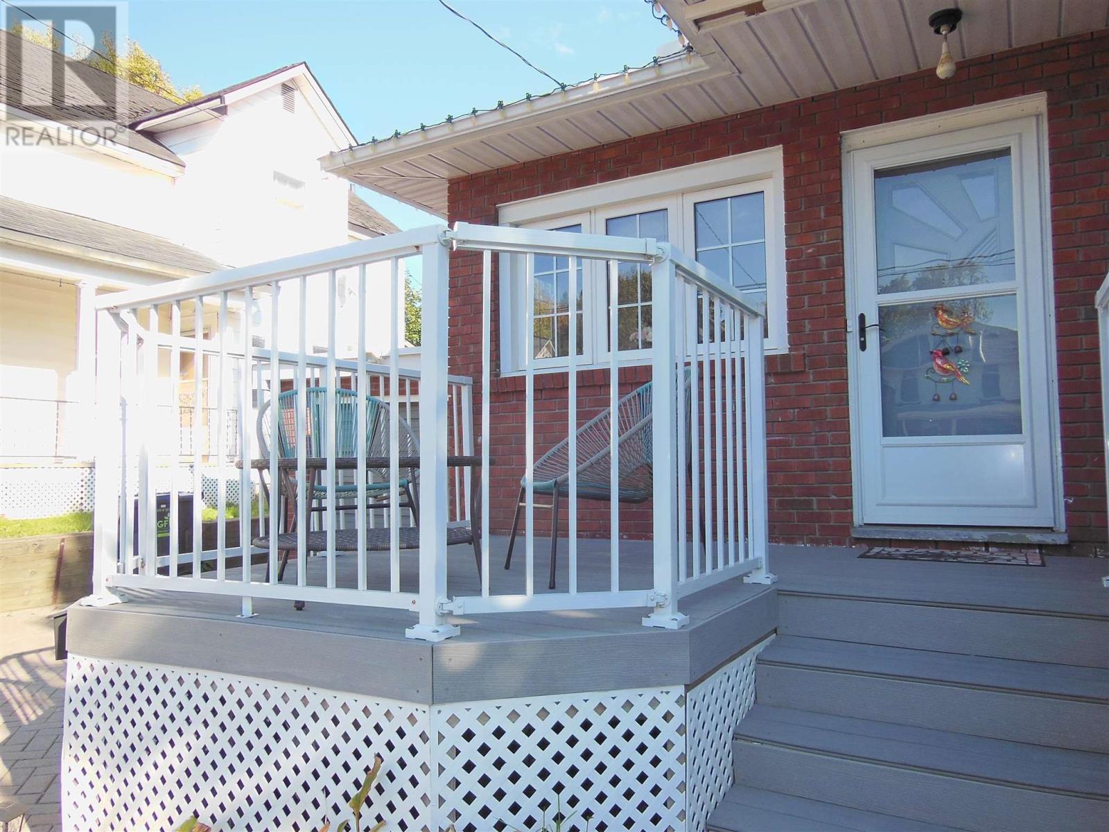 130 Mcgregor Ave, Sault Ste. Marie, Ontario P6A 3W9 - Photo 2 - SM262793