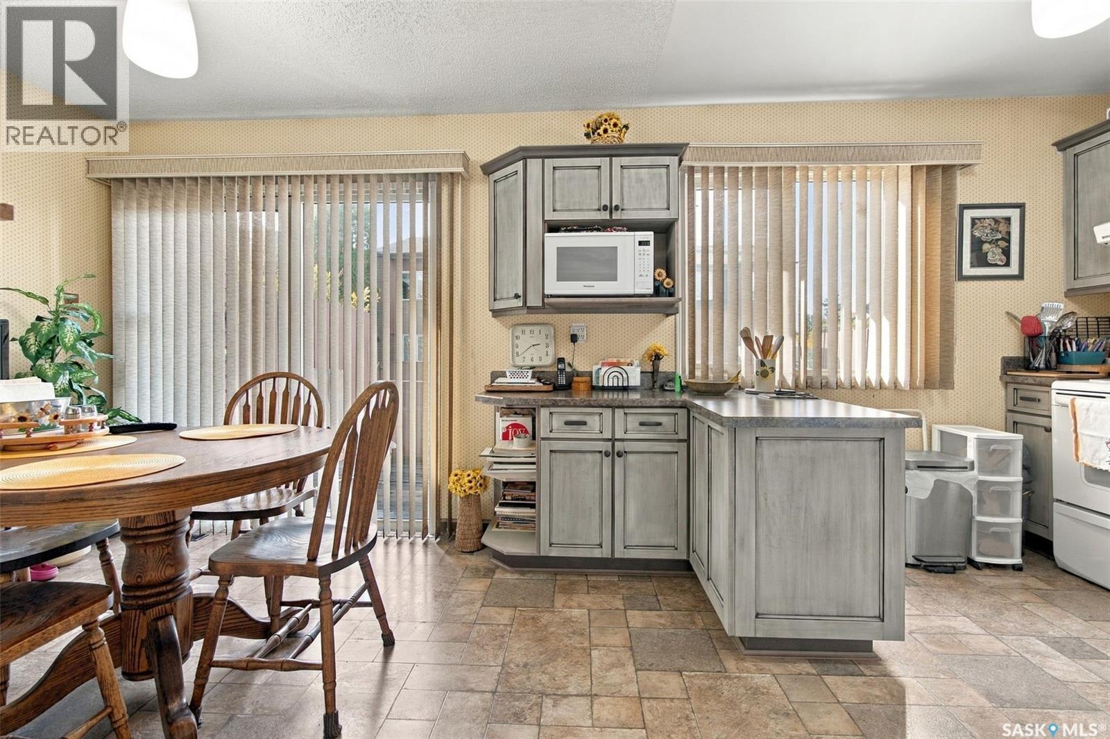 127 Lockwood Road, Regina, Saskatchewan  S4S 3G4 - Photo 12 - SK050914