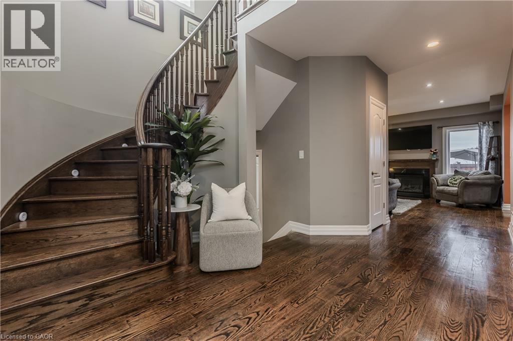 24 NEWCASTLE Court Hamilton Ontario Canada L8V0A6 3