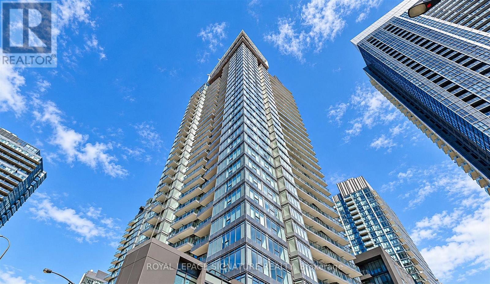 2115 - 70 Queens Wharf Road, Toronto, Ontario  M5V 0J2 - Photo 2 - C14007230