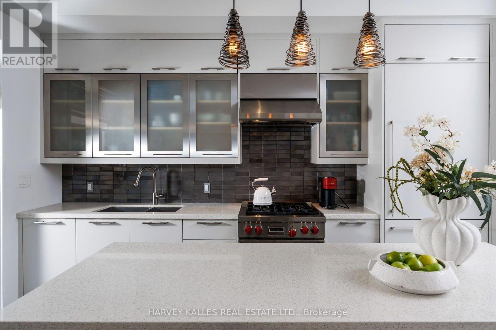 128 Montgomery Avenue, Toronto, Ontario  M4R 1E2 - Photo 14 - C14007782