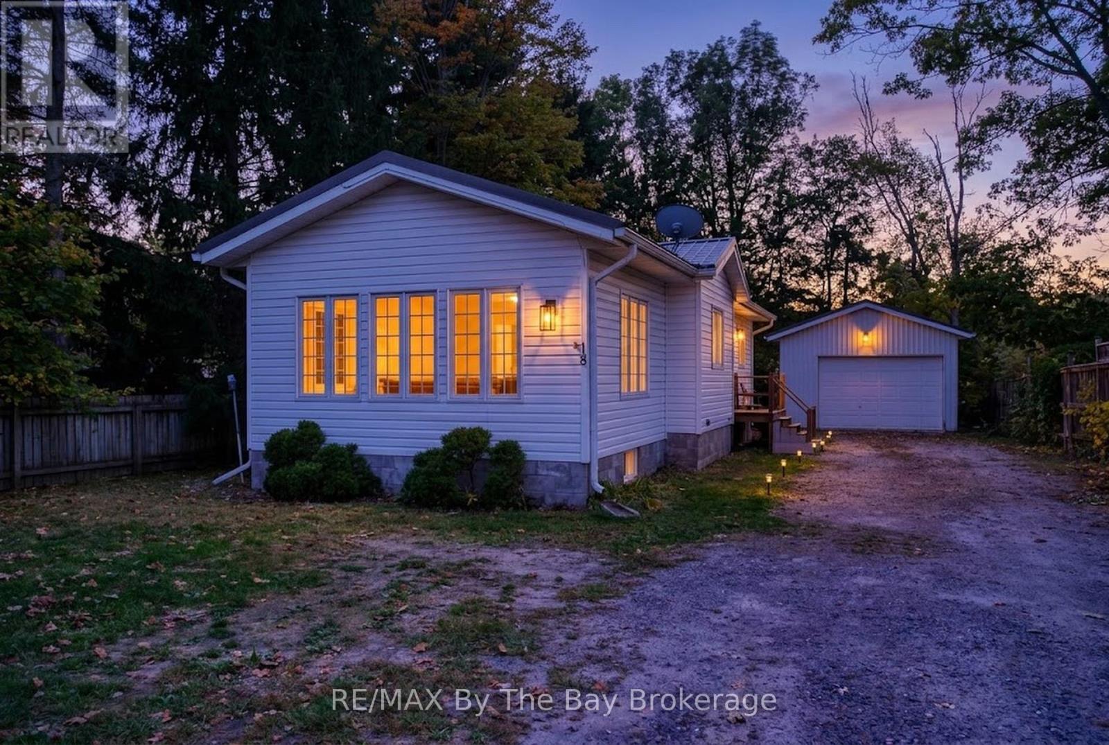 18 Elm Drive, Wasaga Beach, Ontario  L9Z 2L3 - Photo 2 - S14007664