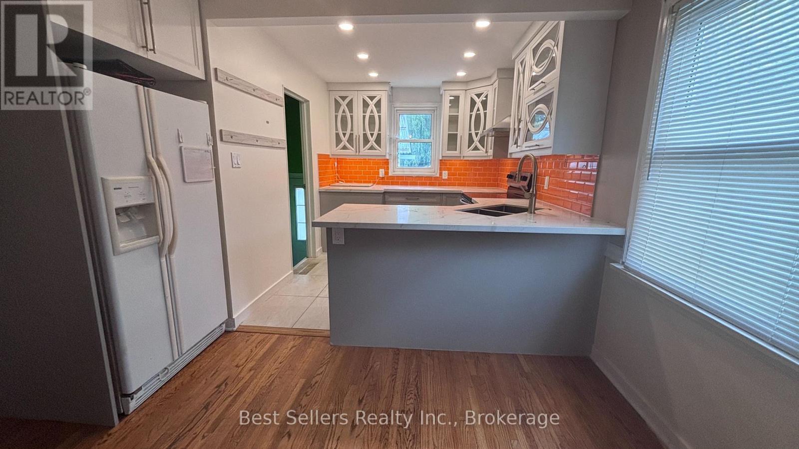 Main - 75 Vanbrugh Avenue, Toronto, Ontario  M1N 3T1 - Photo 4 - E14007744