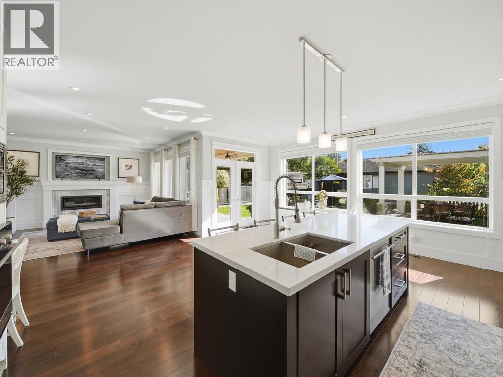 355 E 15th Street, North Vancouver, British Columbia V7L 2R6 - Photo 10 - R3174531