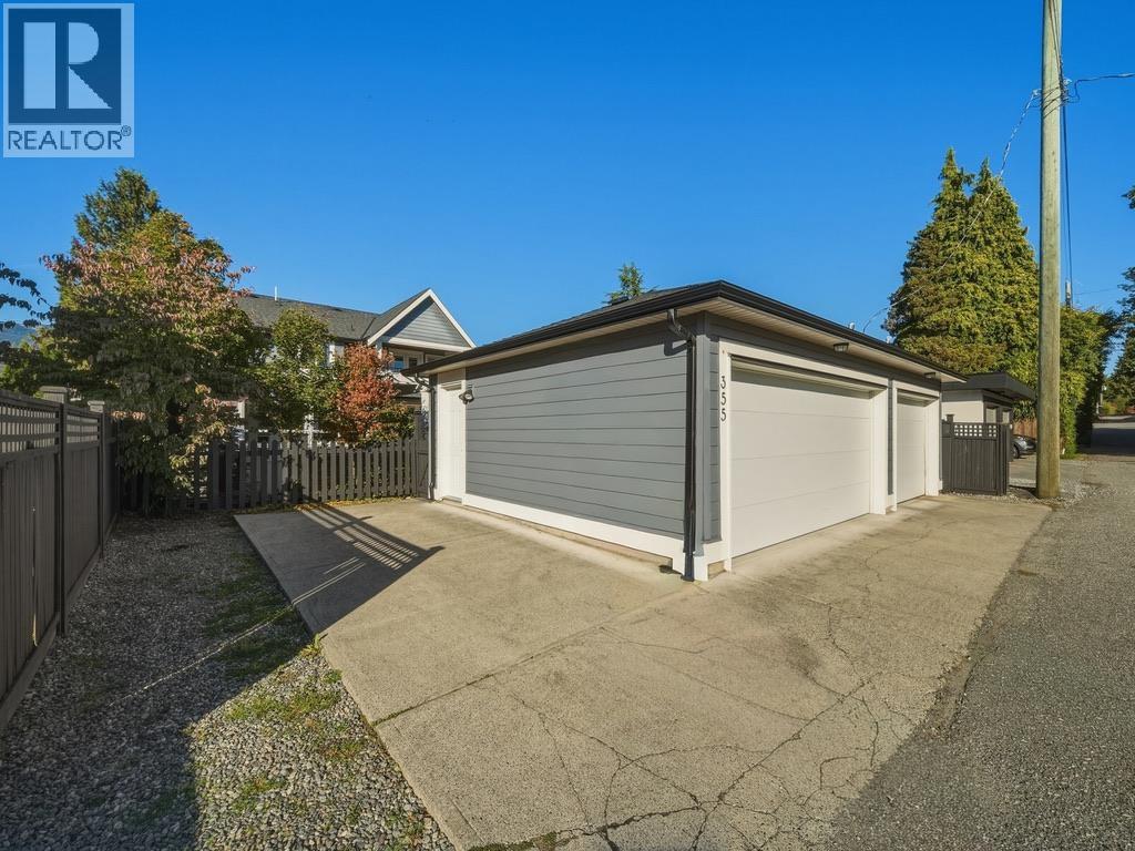 355 E 15th Street, North Vancouver, British Columbia V7L 2R6 - Photo 38 - R3174531