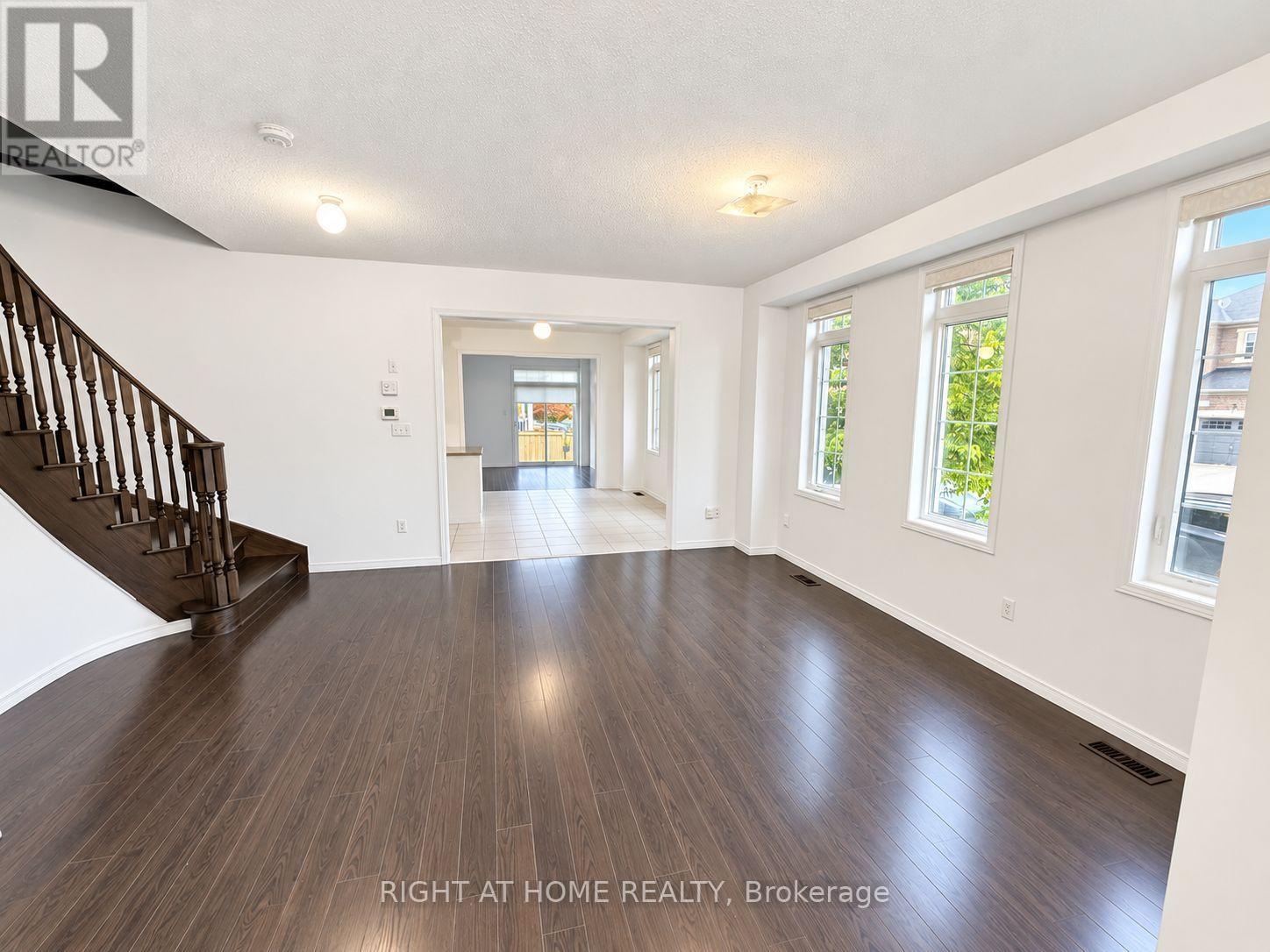 1260 Mccron Crescent, Newmarket, Ontario  L3X 0A1 - Photo 3 - N14008180