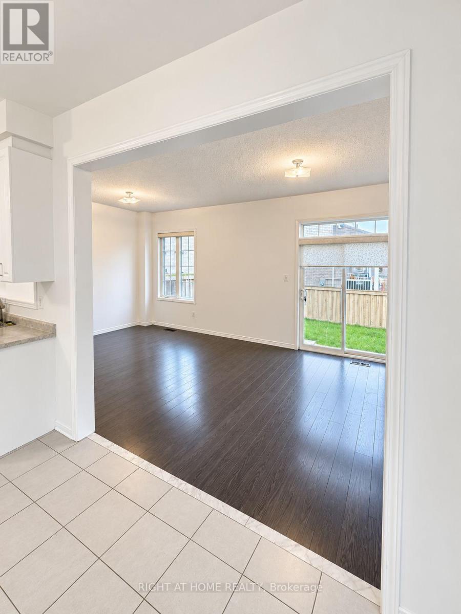 1260 Mccron Crescent, Newmarket, Ontario  L3X 0A1 - Photo 6 - N14008180