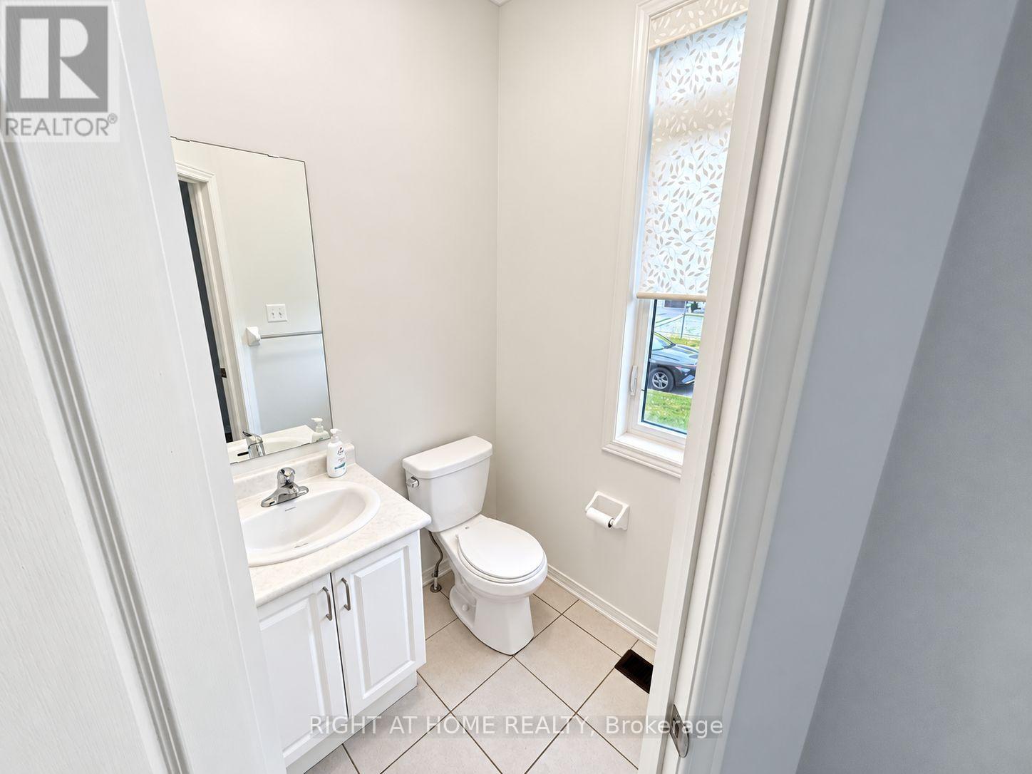 1260 Mccron Crescent, Newmarket, Ontario  L3X 0A1 - Photo 8 - N14008180