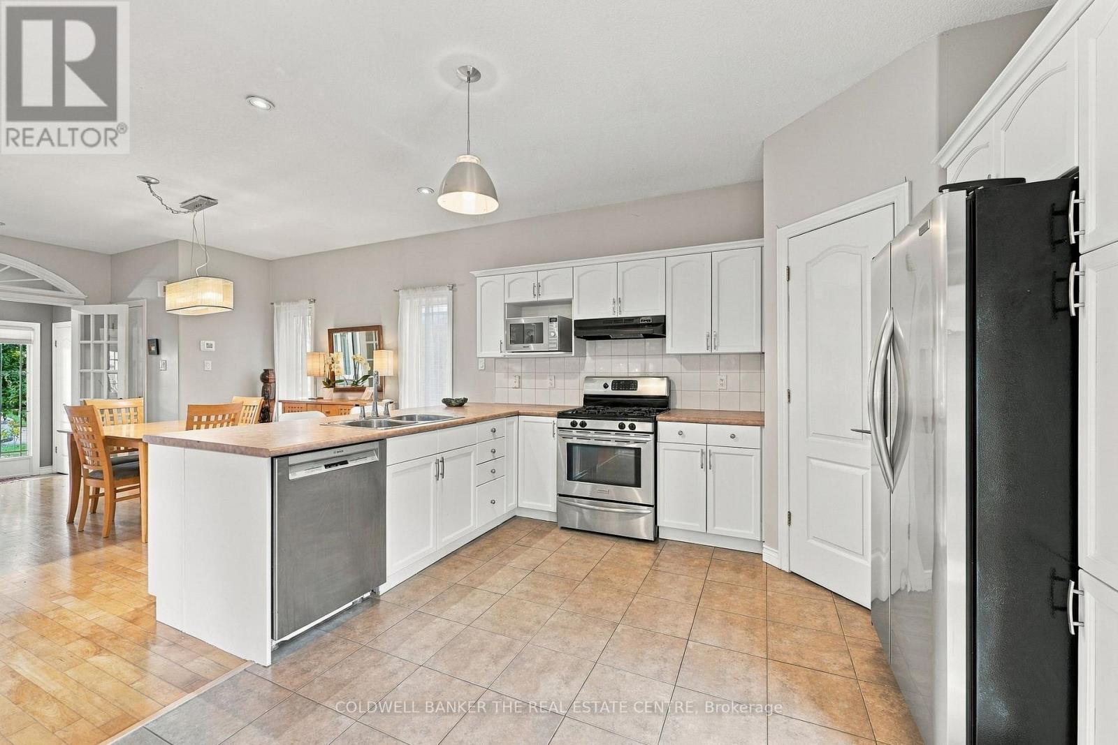 37 Stoneham Street, New Tecumseth, Ontario  L9R 2E6 - Photo 8 - N14008878