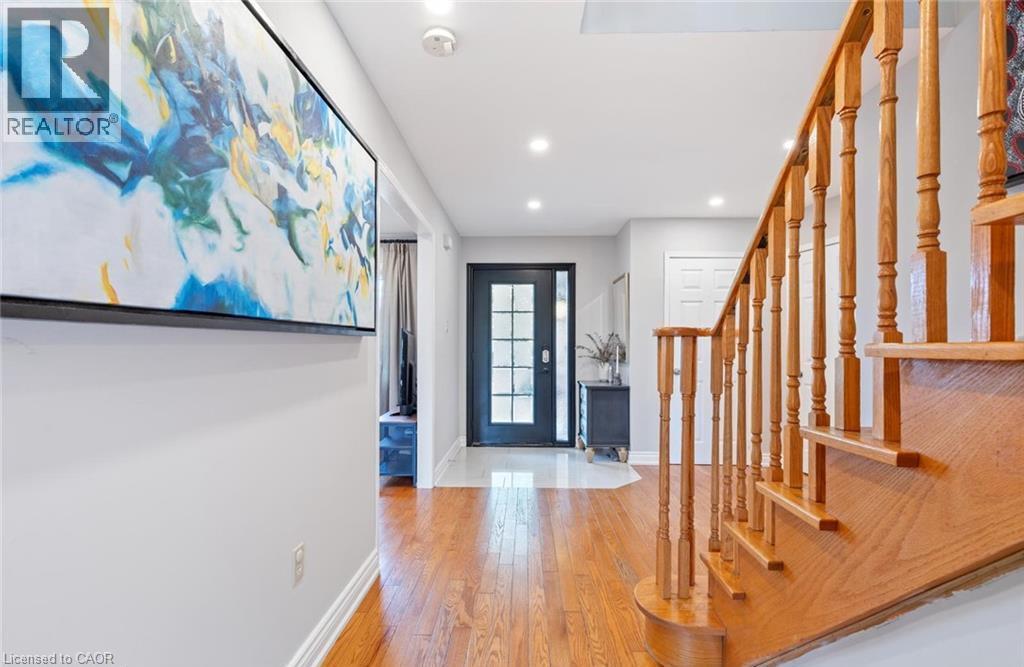 467 Hedgerow Lane, Oakville, Ontario  L6H 4V8 - Photo 4 - 40869048