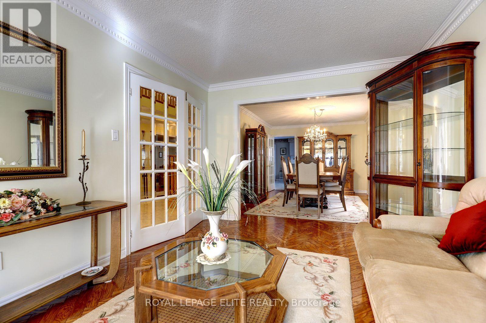 5 Pinecone Way E, Brampton, Ontario  L6R 1N5 - Photo 10 - W14007642