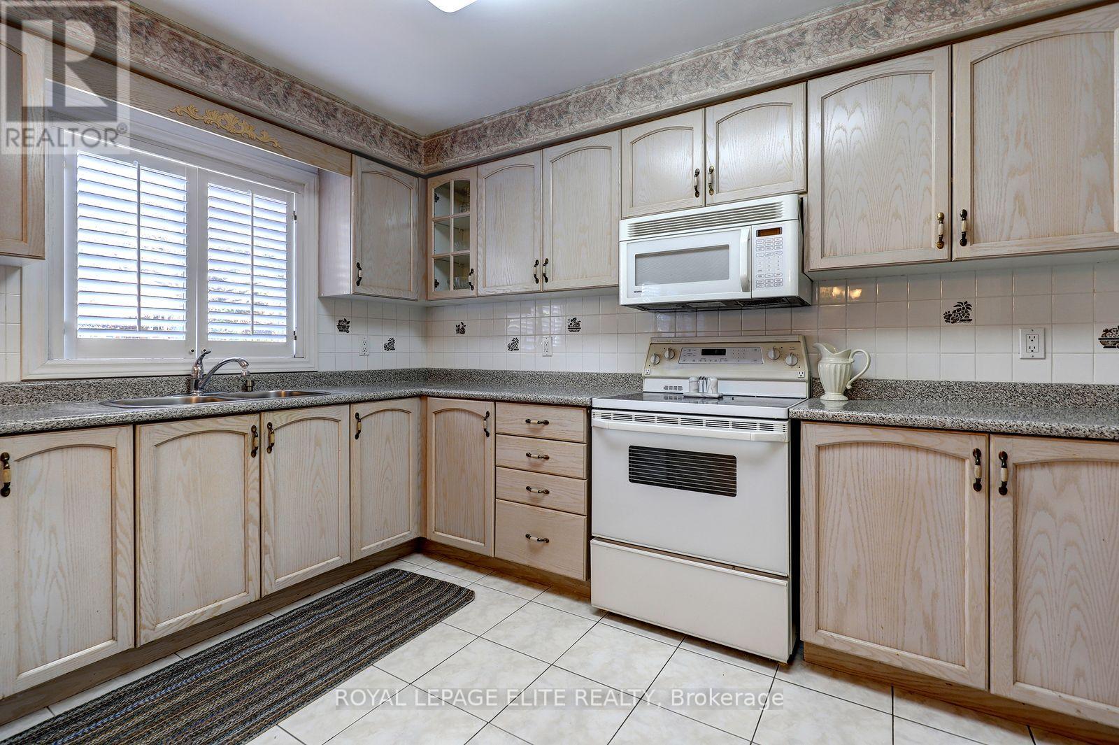 5 Pinecone Way E, Brampton, Ontario  L6R 1N5 - Photo 17 - W14007642