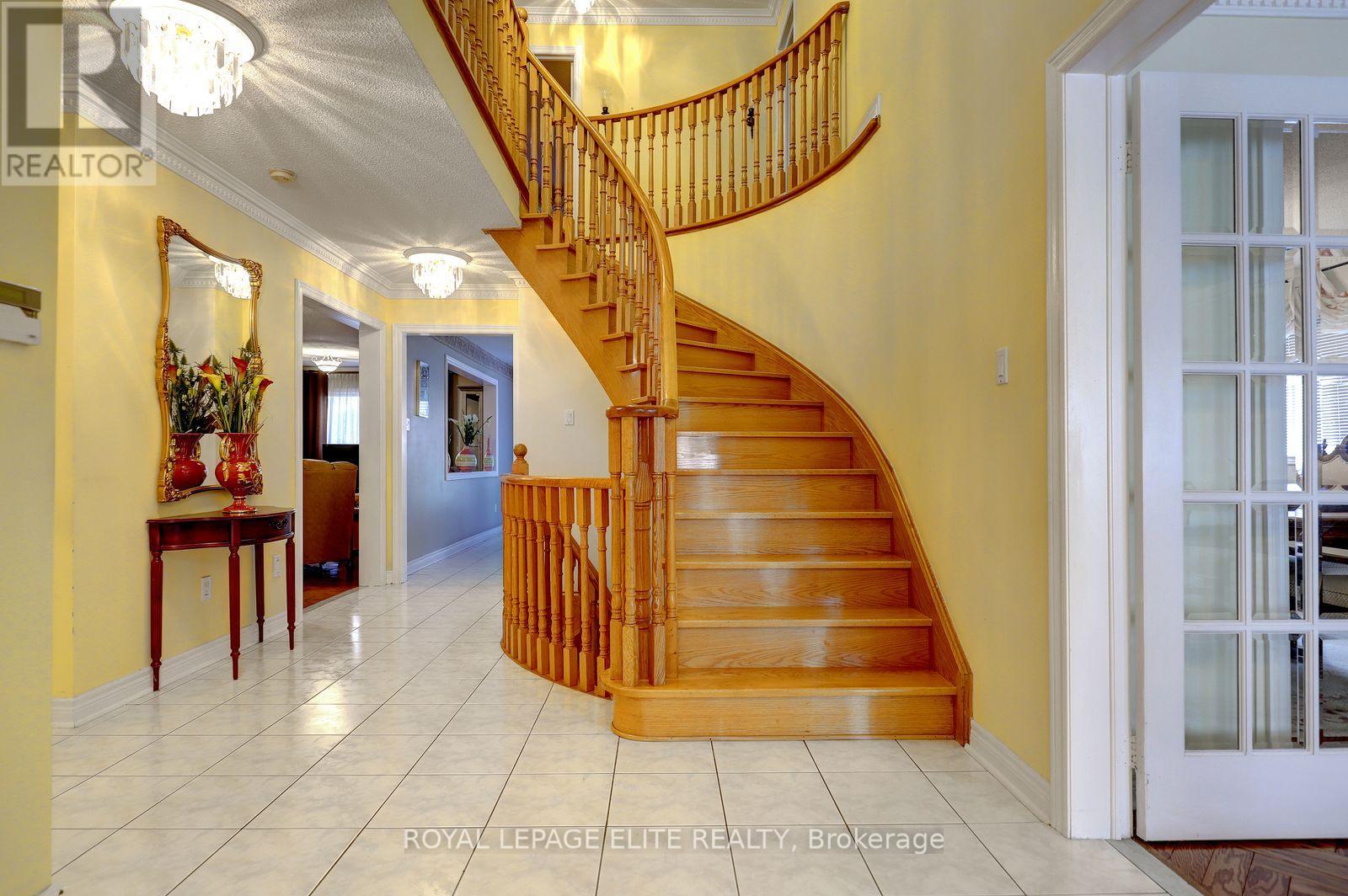 5 Pinecone Way E, Brampton, Ontario  L6R 1N5 - Photo 5 - W14007642