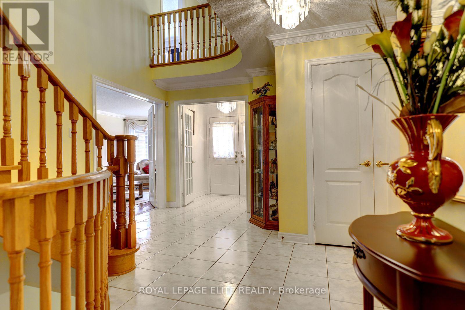 5 Pinecone Way E, Brampton, Ontario  L6R 1N5 - Photo 6 - W14007642
