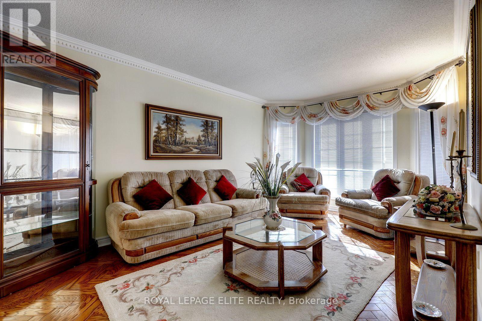 5 Pinecone Way E, Brampton, Ontario  L6R 1N5 - Photo 8 - W14007642