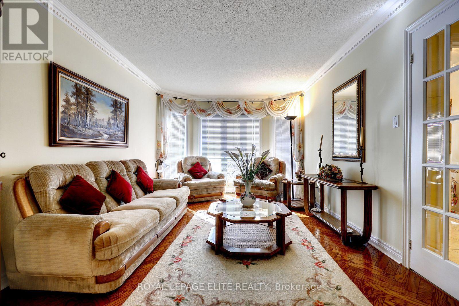 5 Pinecone Way E, Brampton, Ontario  L6R 1N5 - Photo 9 - W14007642